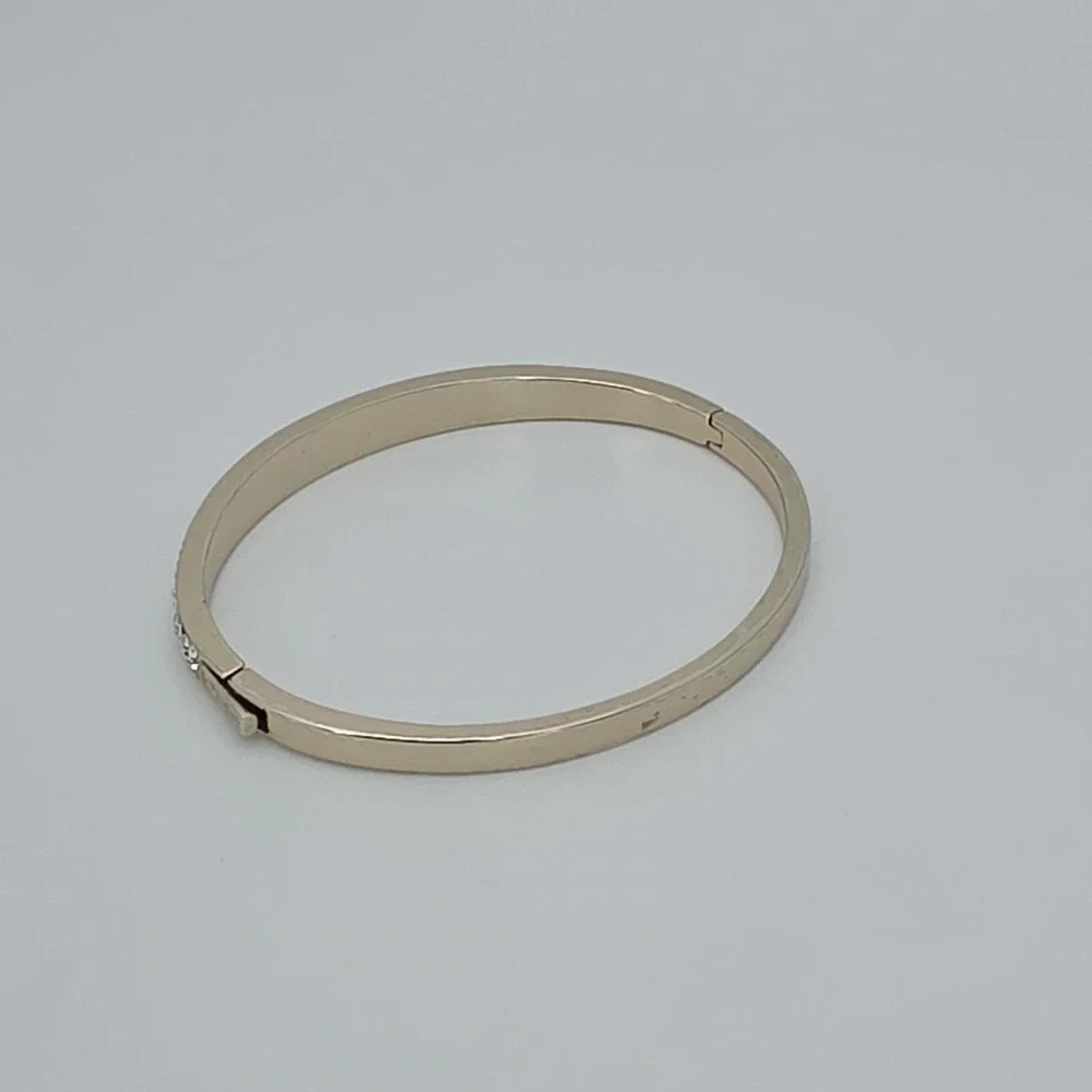 Vintage GIVENCHY Bracelet SWAROVSKI Pavé Crystal Bangle Hinged Gold Tone 6.75" - Picture 6 of 15